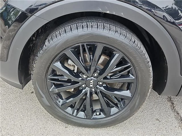 Used 2021 Black Copper KIA SX Front-wheel Drive image 8