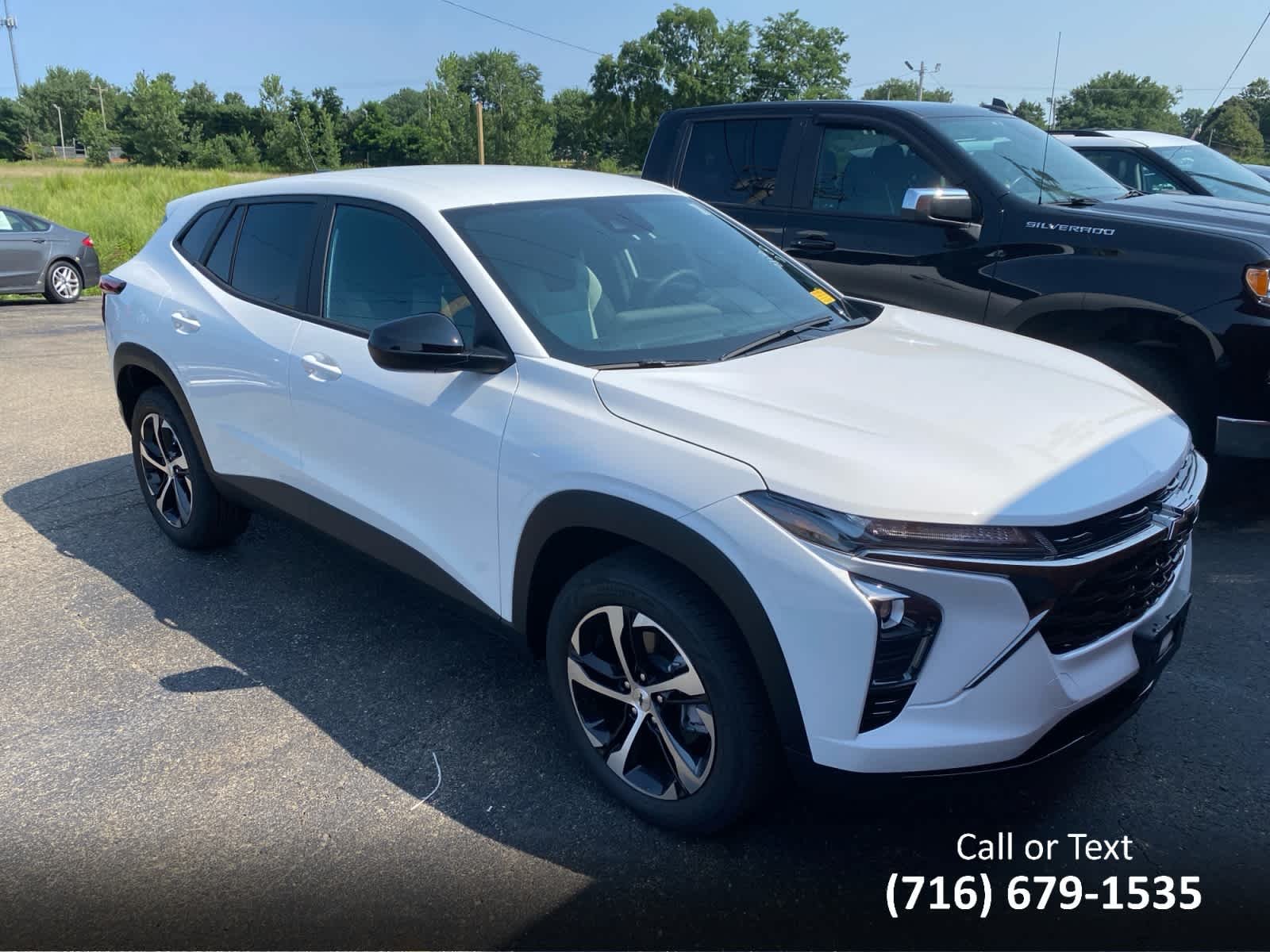 Used 2026 Summit White Chevrolet 1RS image 2