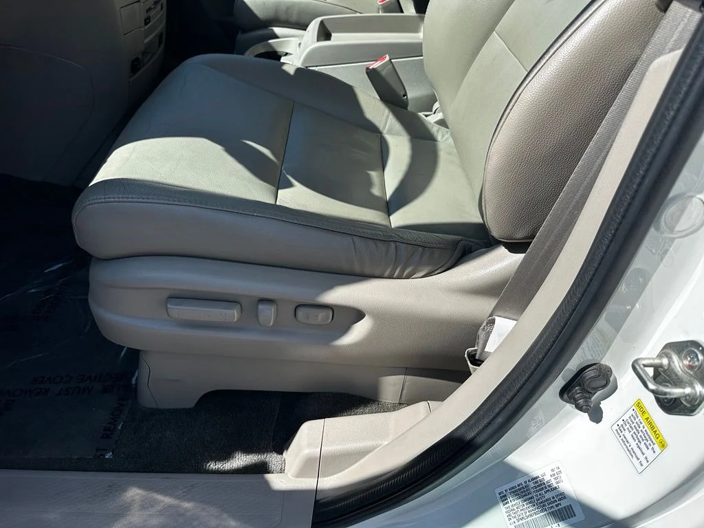 Used 2015 White Honda Touring image 20