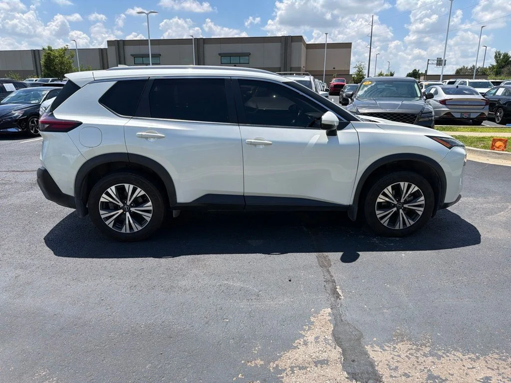Used 2022 White Nissan SV image 8