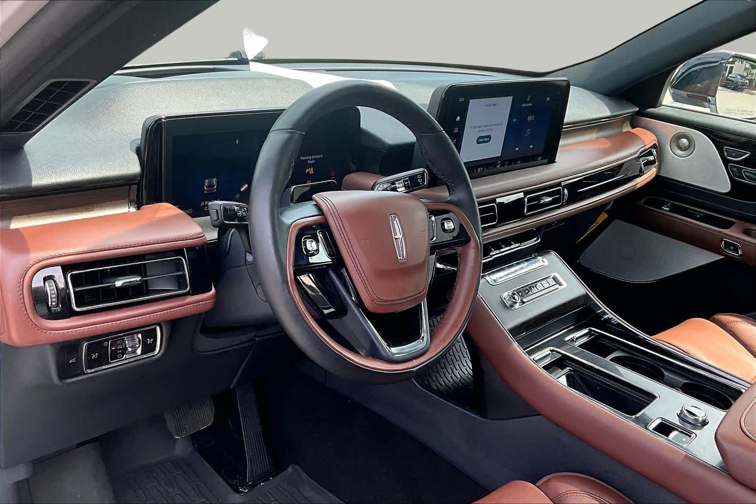 Used 2025 Ceramic Pearl Metallic Tri-Coat Lincoln Reserve image 30