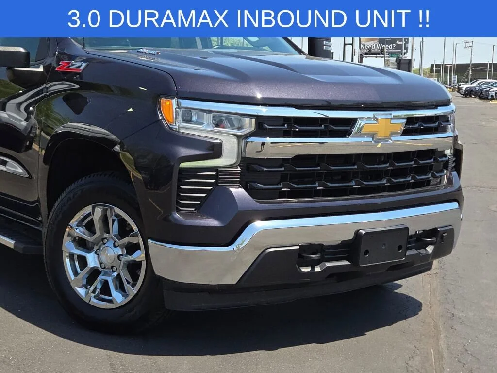 2022 Chevrolet Silverado 1500 LT - Photo 2