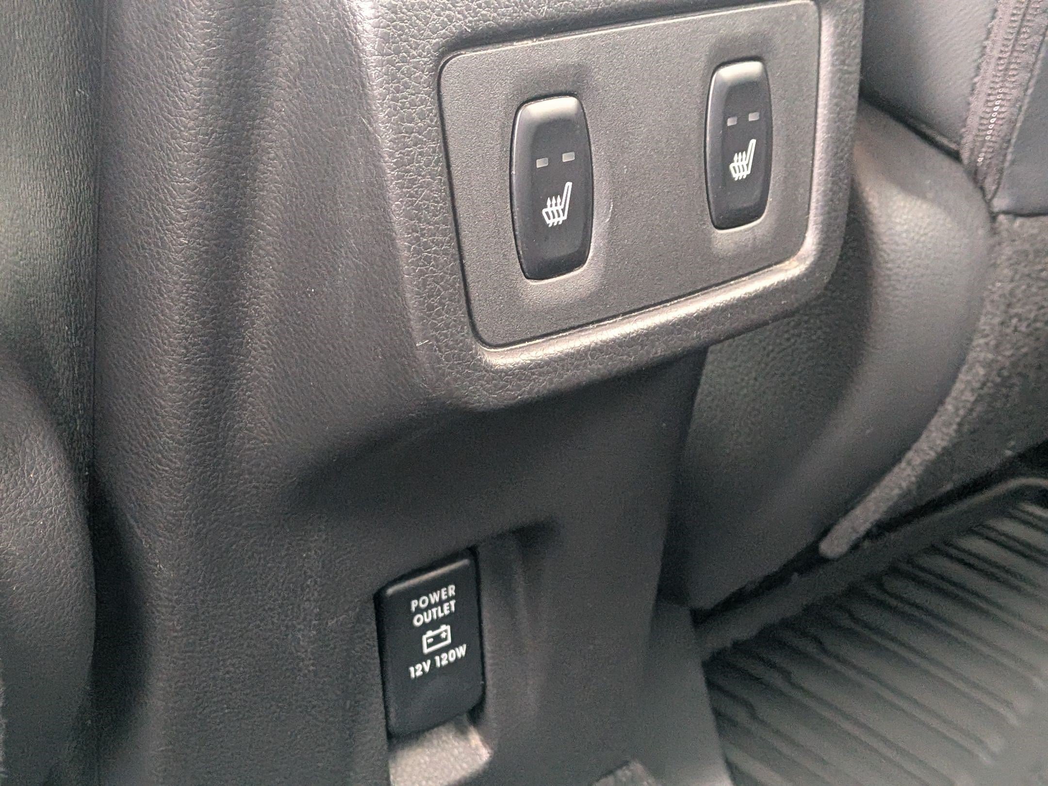 Used 2019 White Mitsubishi SE image 27