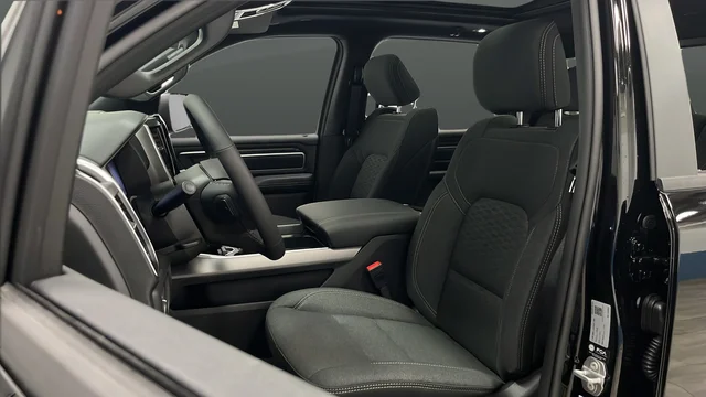 New 2026 Diamond Black Crystal Pearl-Coat Exterior Paint RAM Big Horn/Lone Star image 9