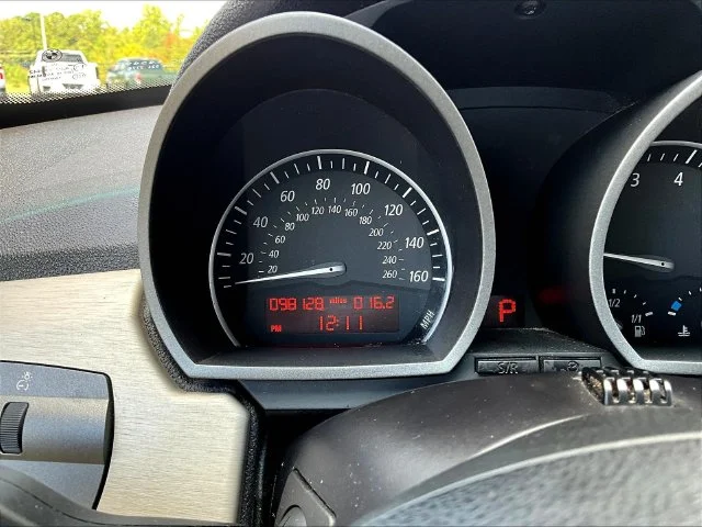 Used 2004 Blue BMW 2.5i image 15