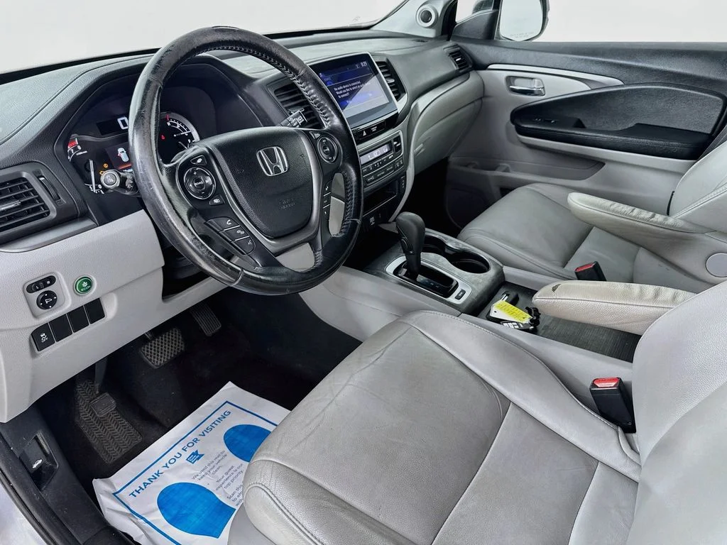 Used 2016 Silver Honda EX-L image 10