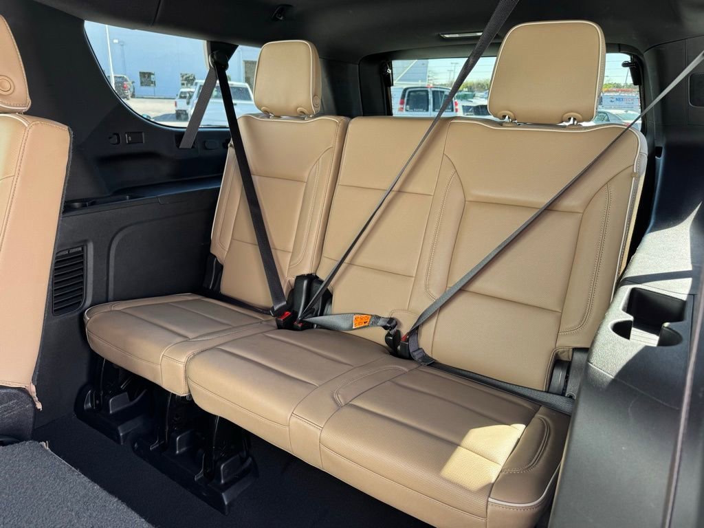 2024 Chevrolet Suburban Premier - Photo 24