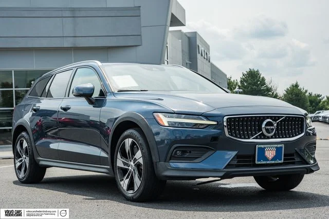 2020 Volvo V60 Cross Country
