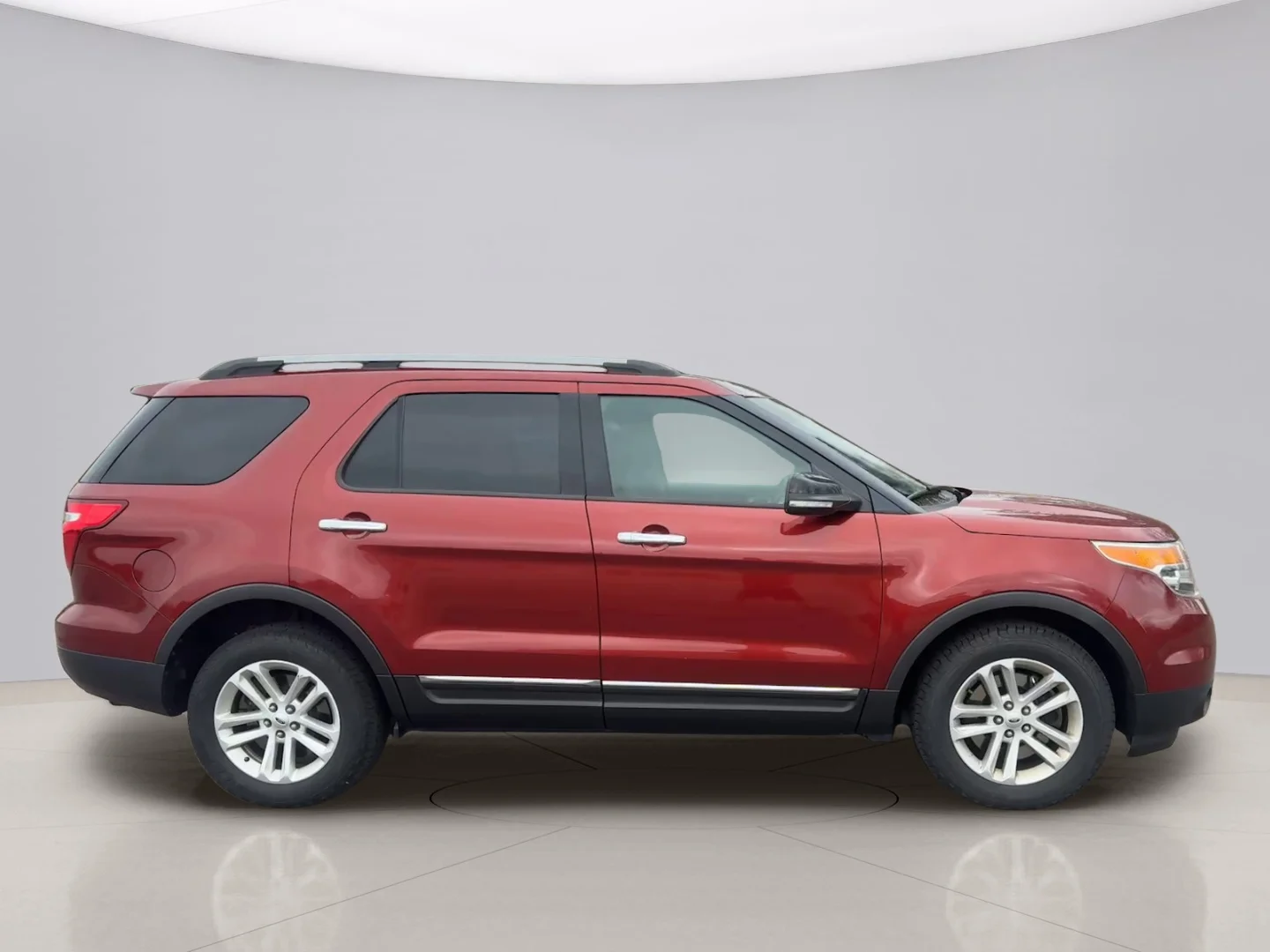 Used 2014 Red Ford XLT 4WD image 6