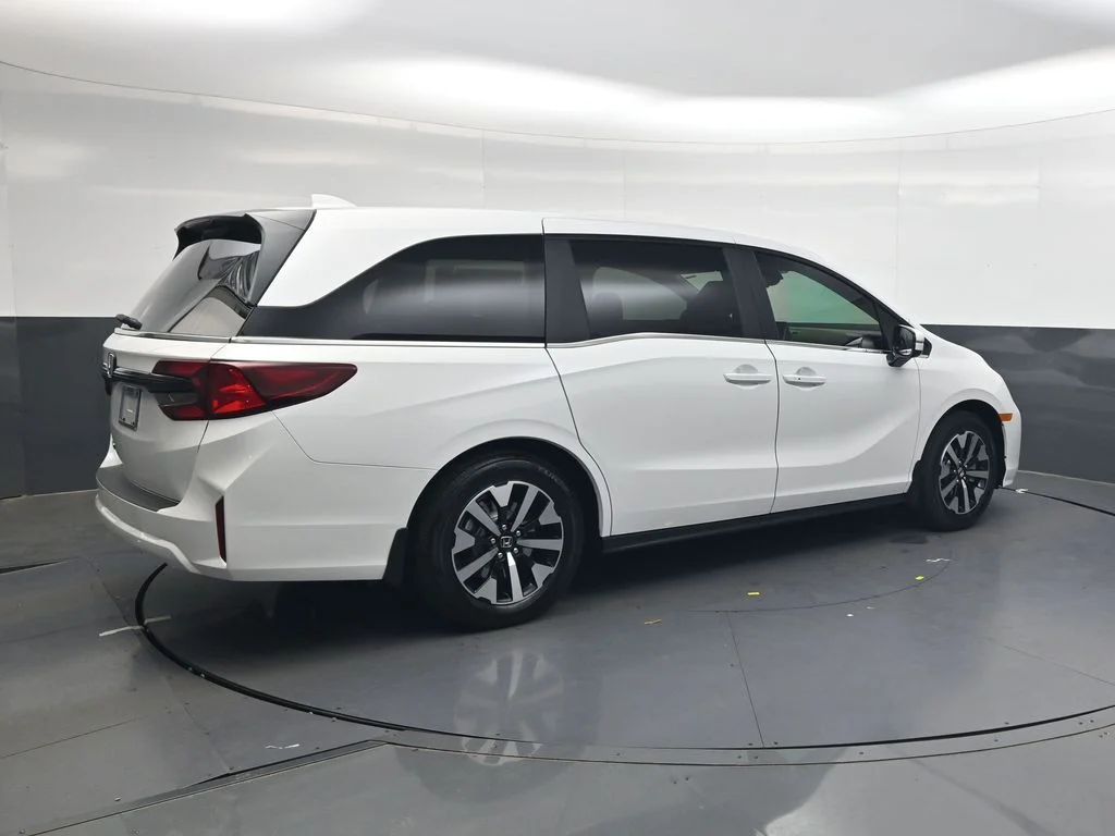 New 2026 Platinum White Pearl Honda EX-L image 4