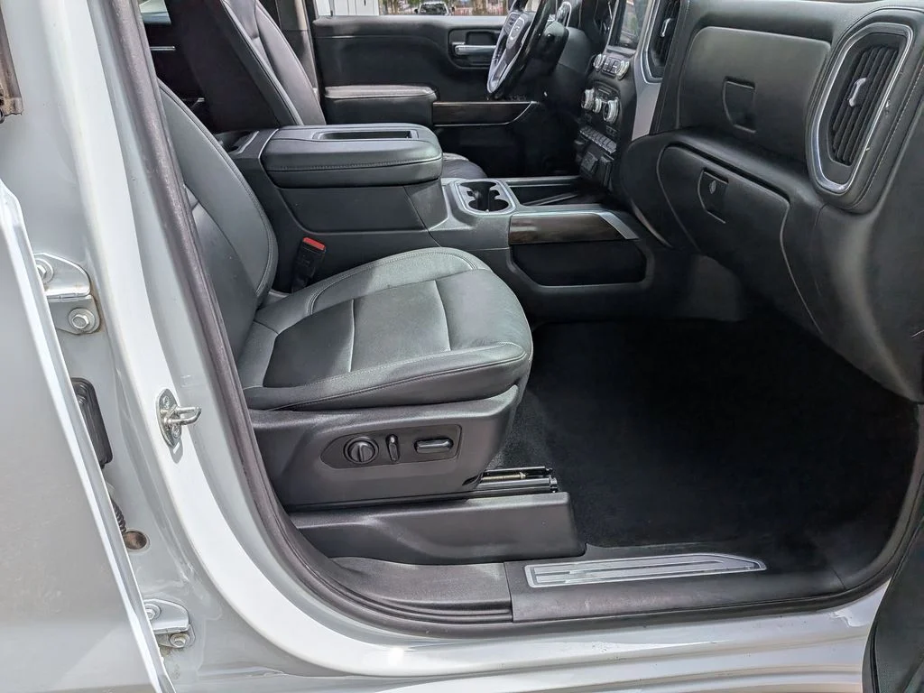 Used 2021 White GMC SLT image 19