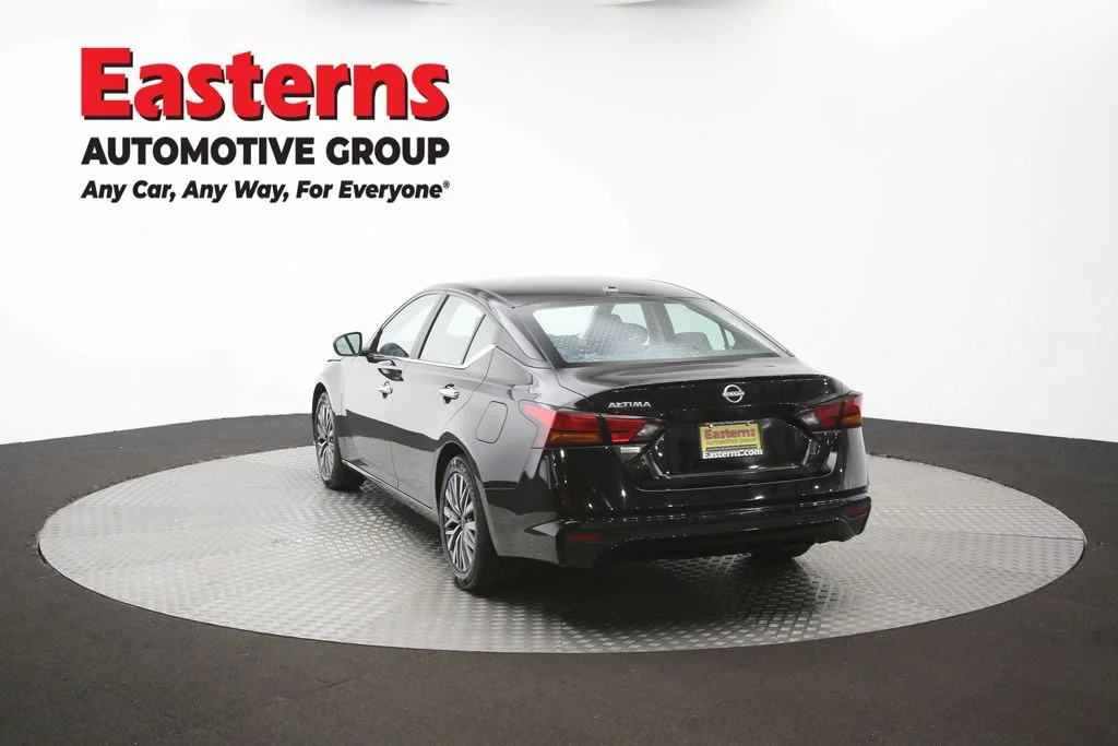 Used 2025 Black Nissan 2.5 SV image 63