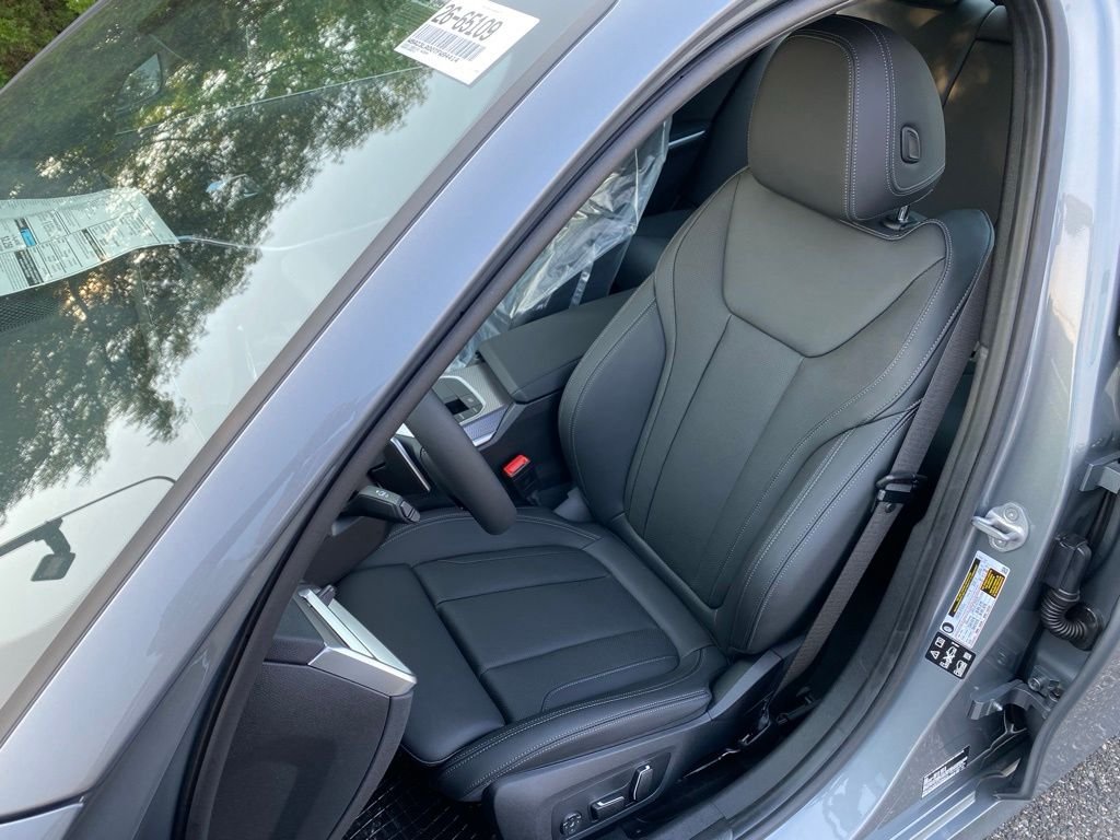 New 2026 Skyscraper Grey Metallic BMW 330i xDrive image 11