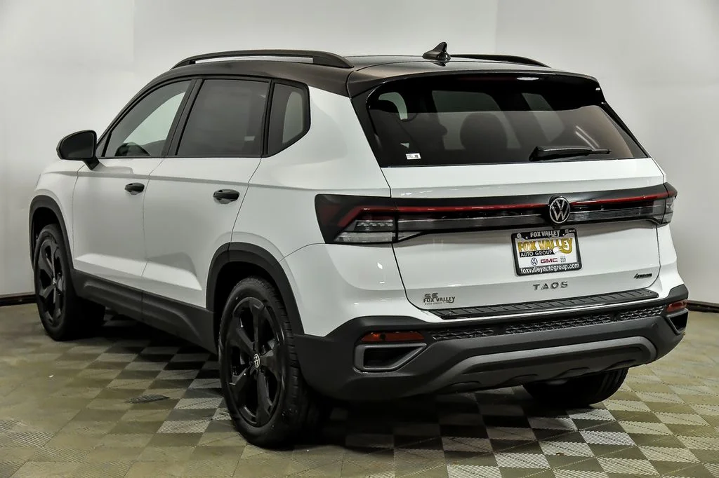 New 2026 White Volkswagen 1.5T SE Black image 4