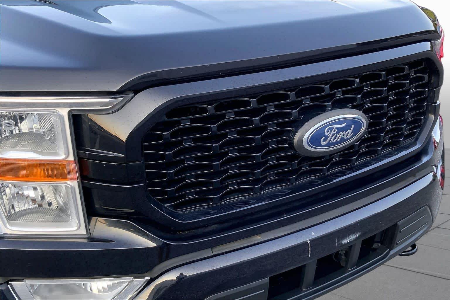 Used 2021 Agate Black Metallic Ford XL image 29