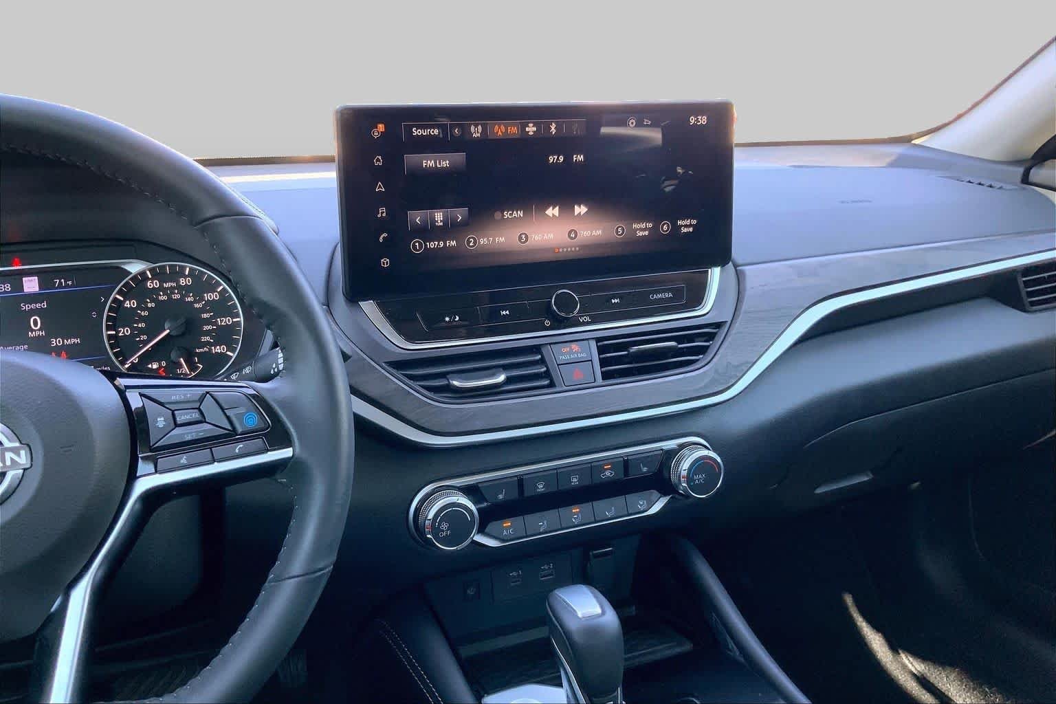 Pre-Owned 2024 Nissan Altima 2.5 SV