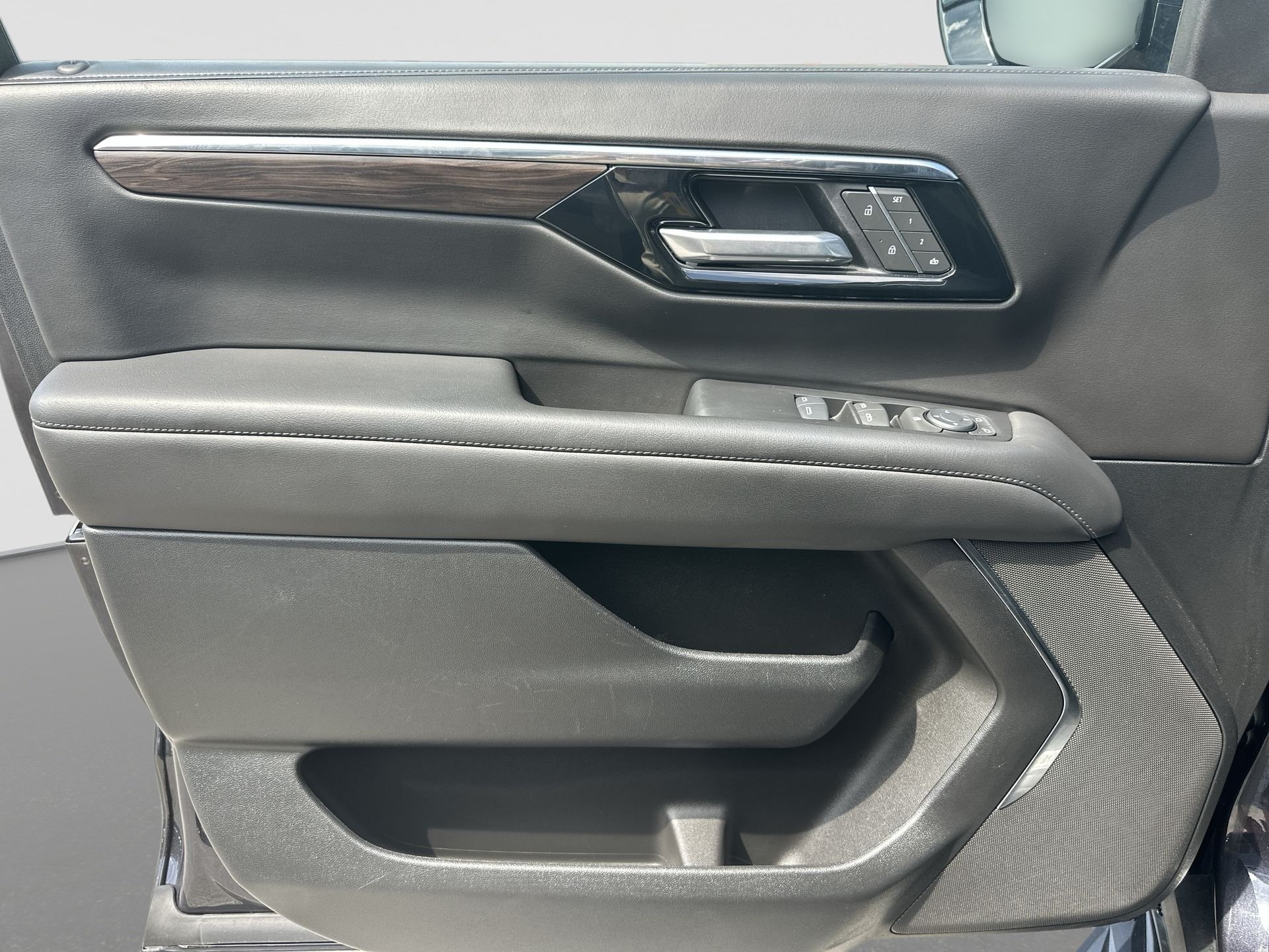 2025 Chevrolet Tahoe LT - Photo 22