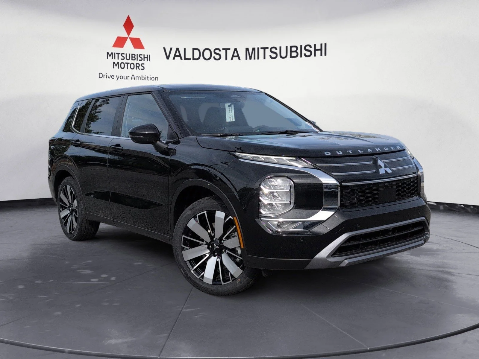 2026 Mitsubishi Outlander SE FWD's photo