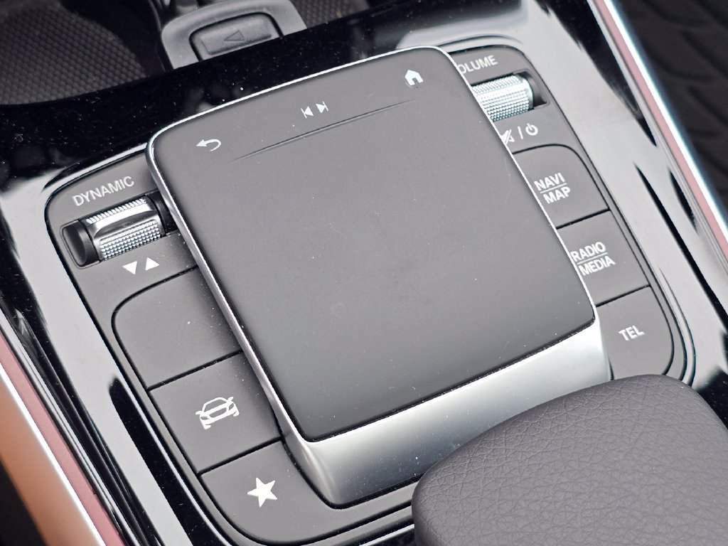 Certified Used 2023  Mercedes-Benz GLB 250 image 10
