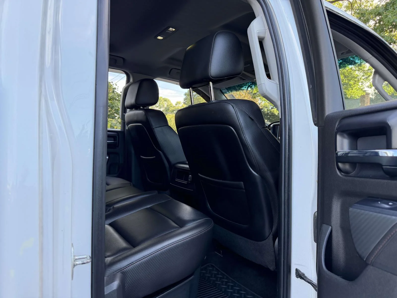 Used 2014 White GMC SLT image 16