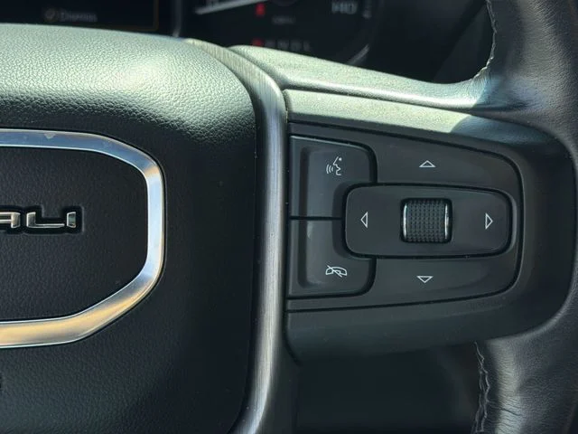 Used 2020 White GMC Denali image 28