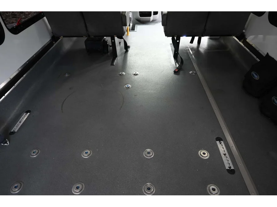 2016 Ford E-Series Cutaway Base - Photo 28