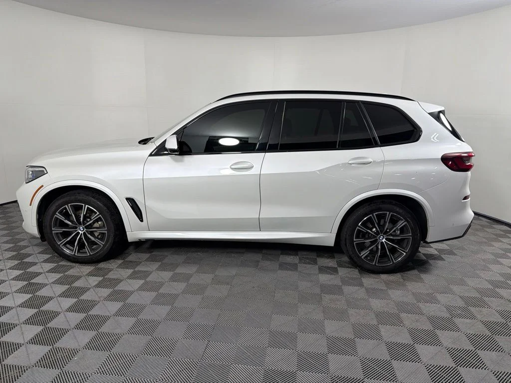 Used 2022 Mineral White Metallic BMW xDrive40i image 8