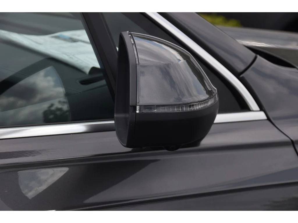 Used 2025 Gry Audi Premium Plus image 30