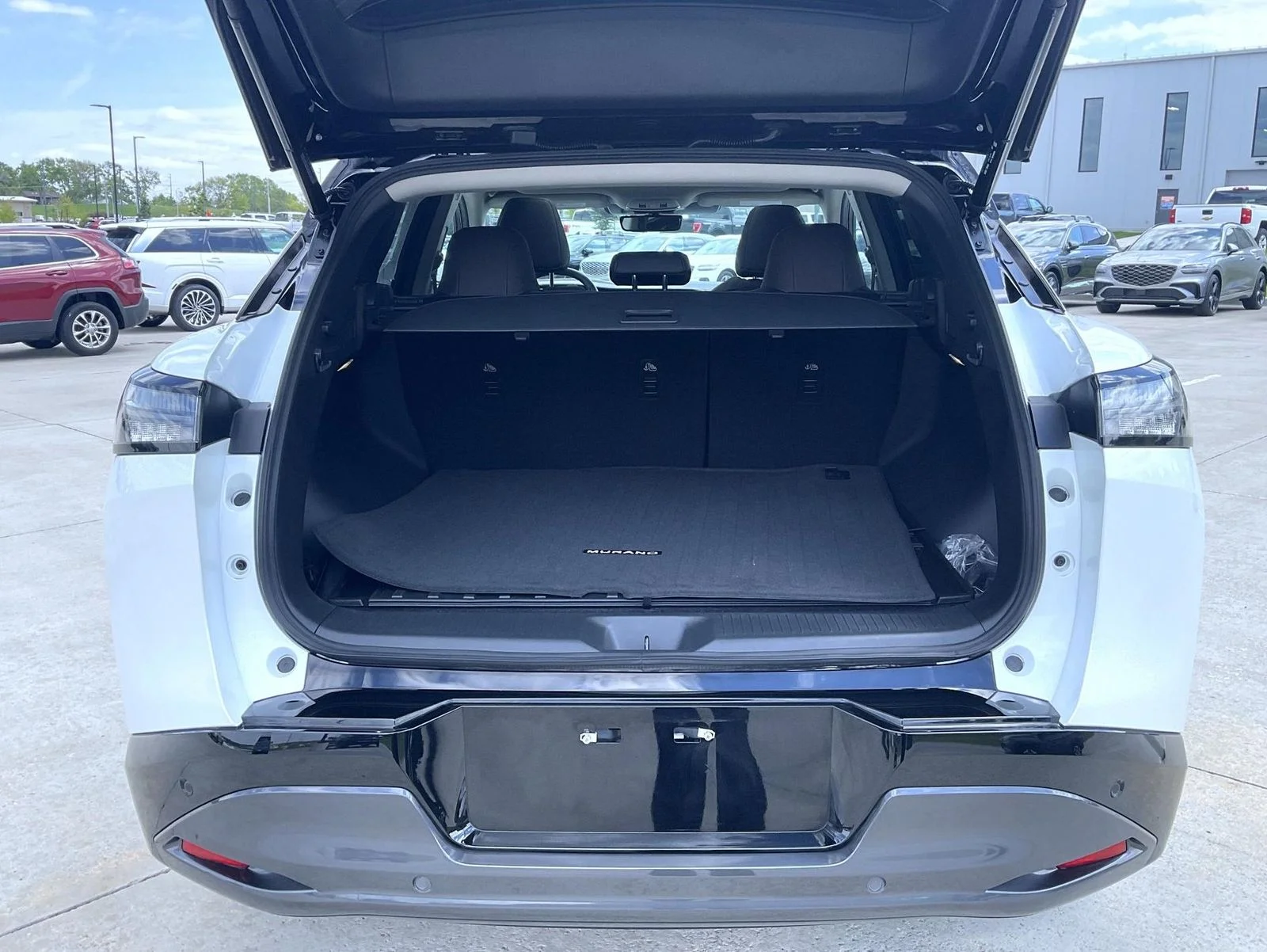 Certified Used 2025 White Nissan Platinum image 9