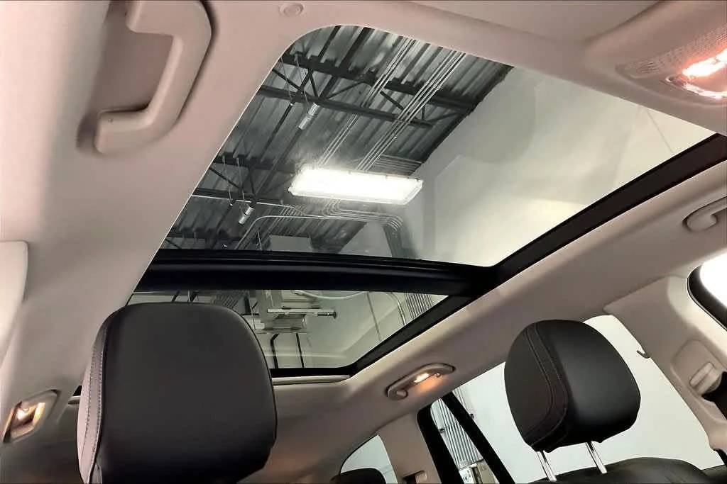 Certified Used 2026  Mercedes-Benz GLS 450 image 14