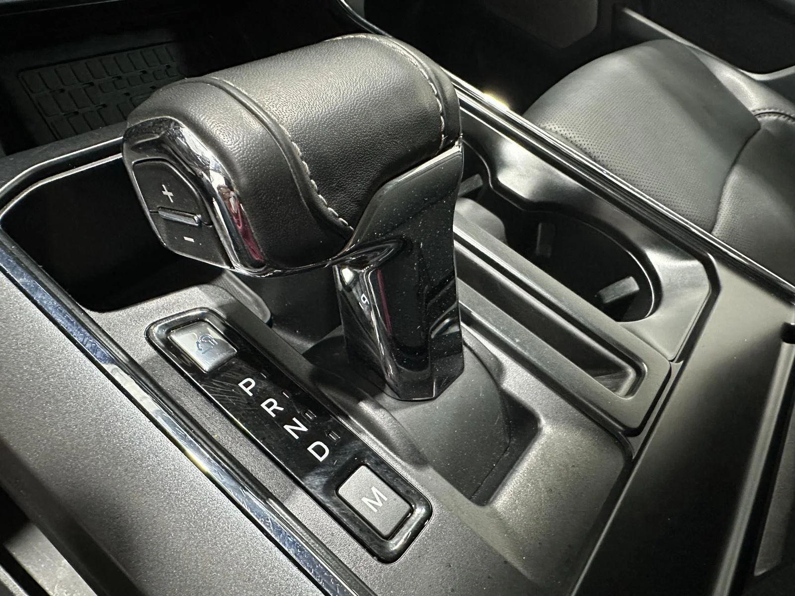 Used 2023 Bronze Ford XL image 15