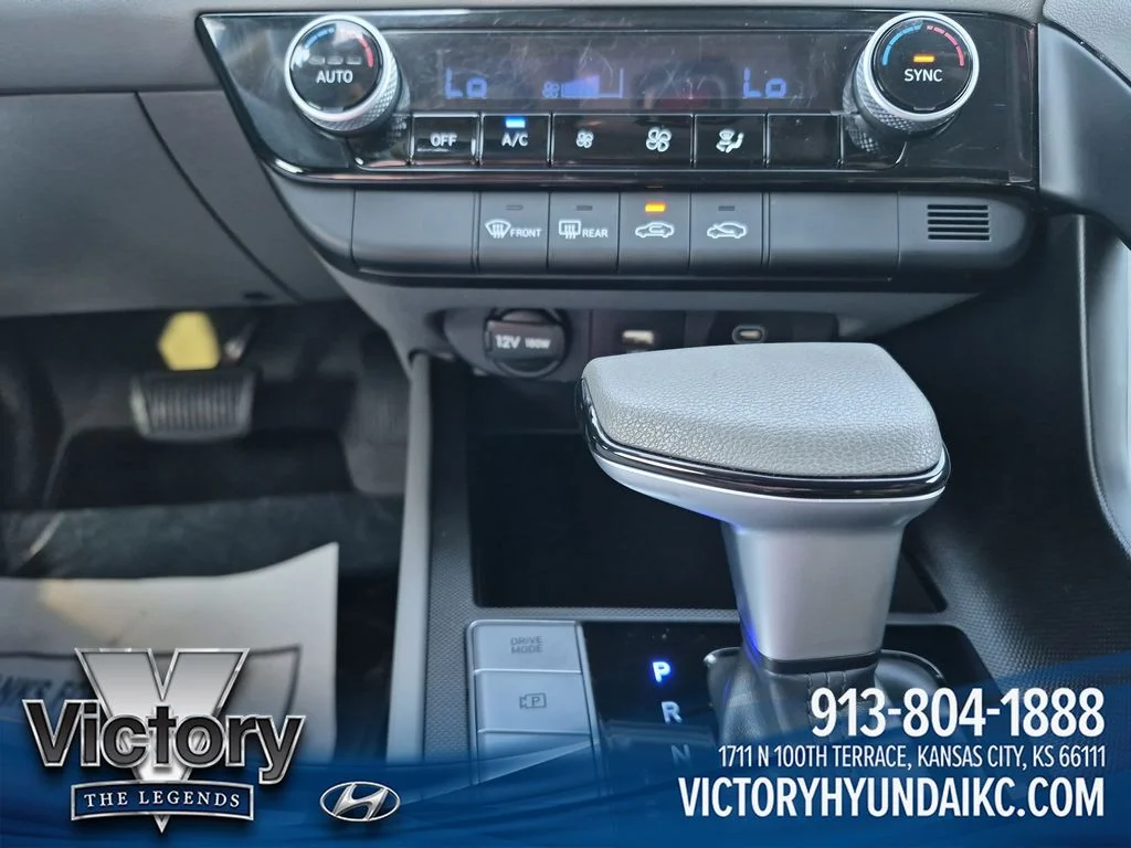 Used 2024 Red Hyundai SEL image 17
