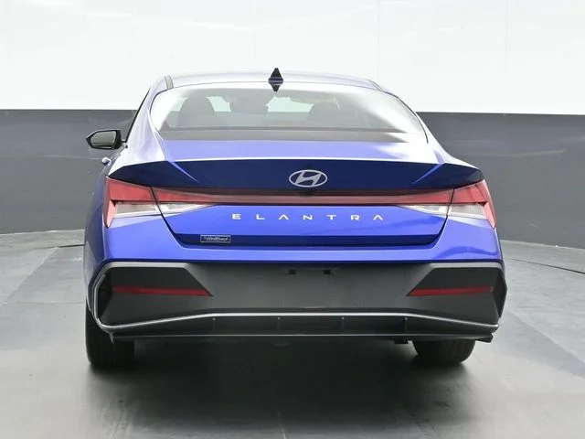 Used 2024 Blue Hyundai SEL image 2