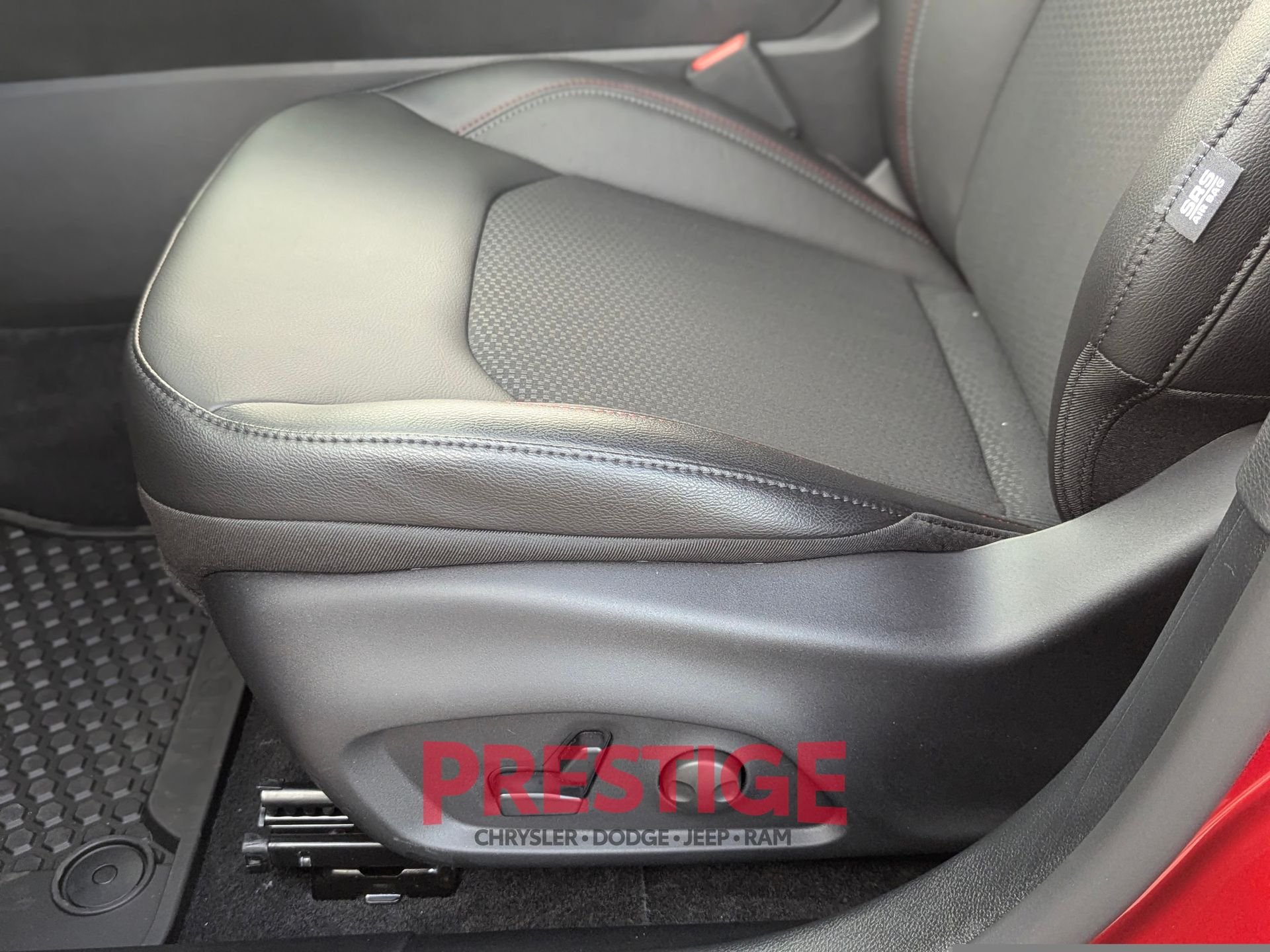 New 2026 Red Hot Pearl-Coat Exterior Paint Jeep Trailhawk image 19