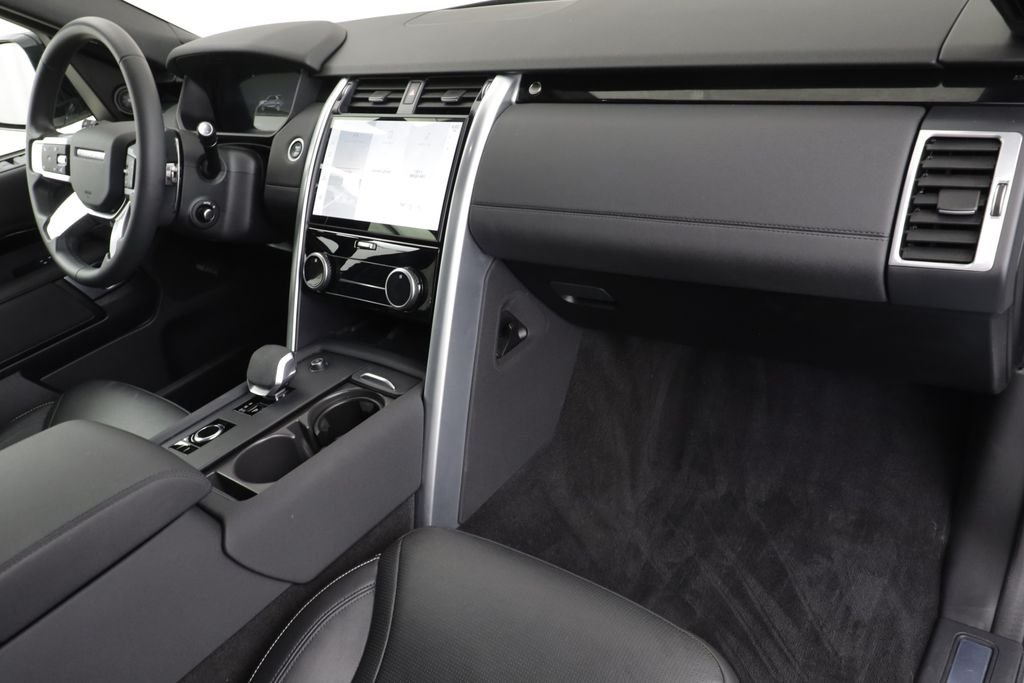 Used 2025 White Land Rover S image 21
