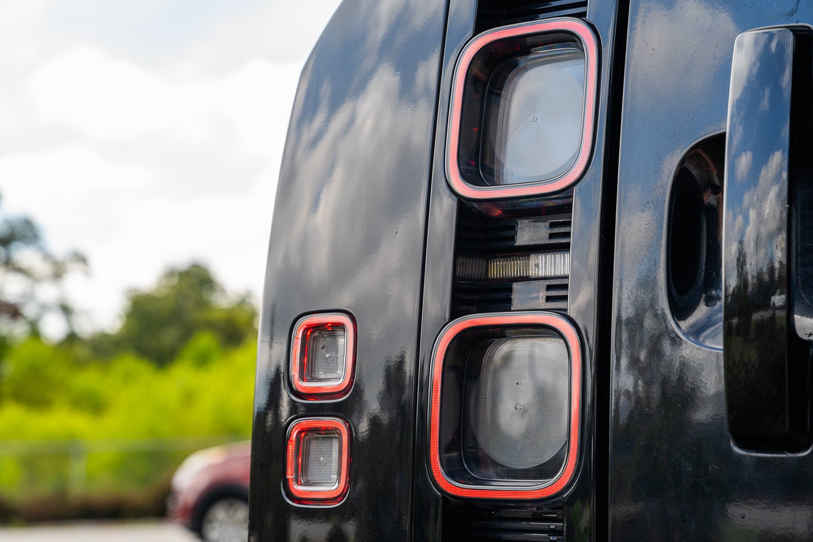Used 2021  Land Rover X image 8