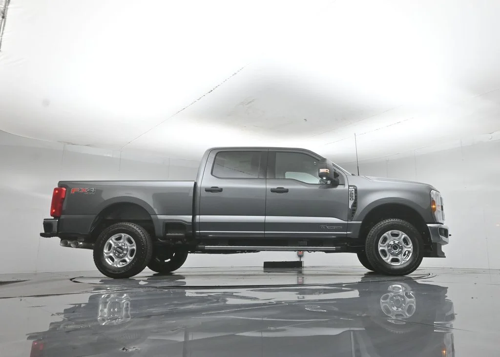 New 2026 Carbonized Gray Metallic Ford XLT image 46