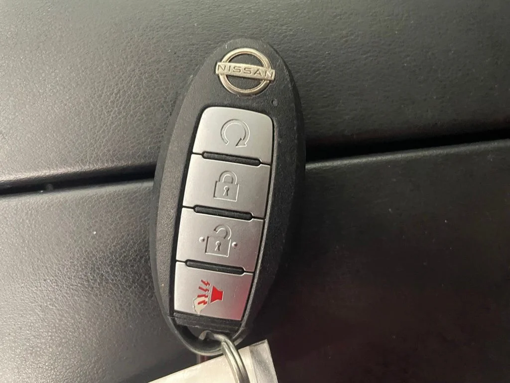 Used 2022 Red Nissan SV image 18