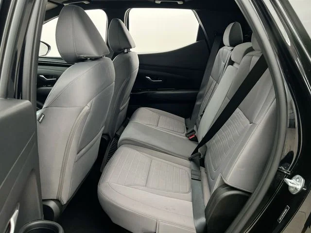 Used 2023 Black Hyundai SEL image 11