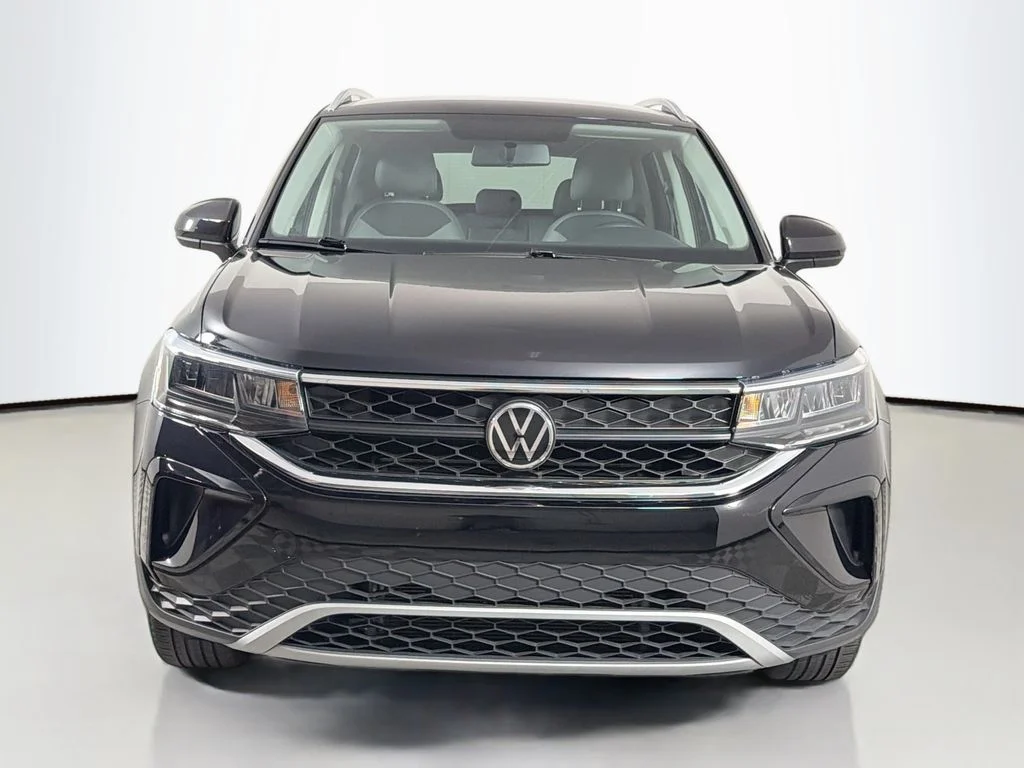 Used 2022 Volkswagen Taos SE with VIN 3VVRX7B25NM045273 for sale in North Miami, FL