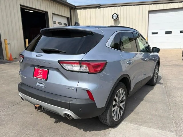 Used 2022 Blue Ford Titanium image 3