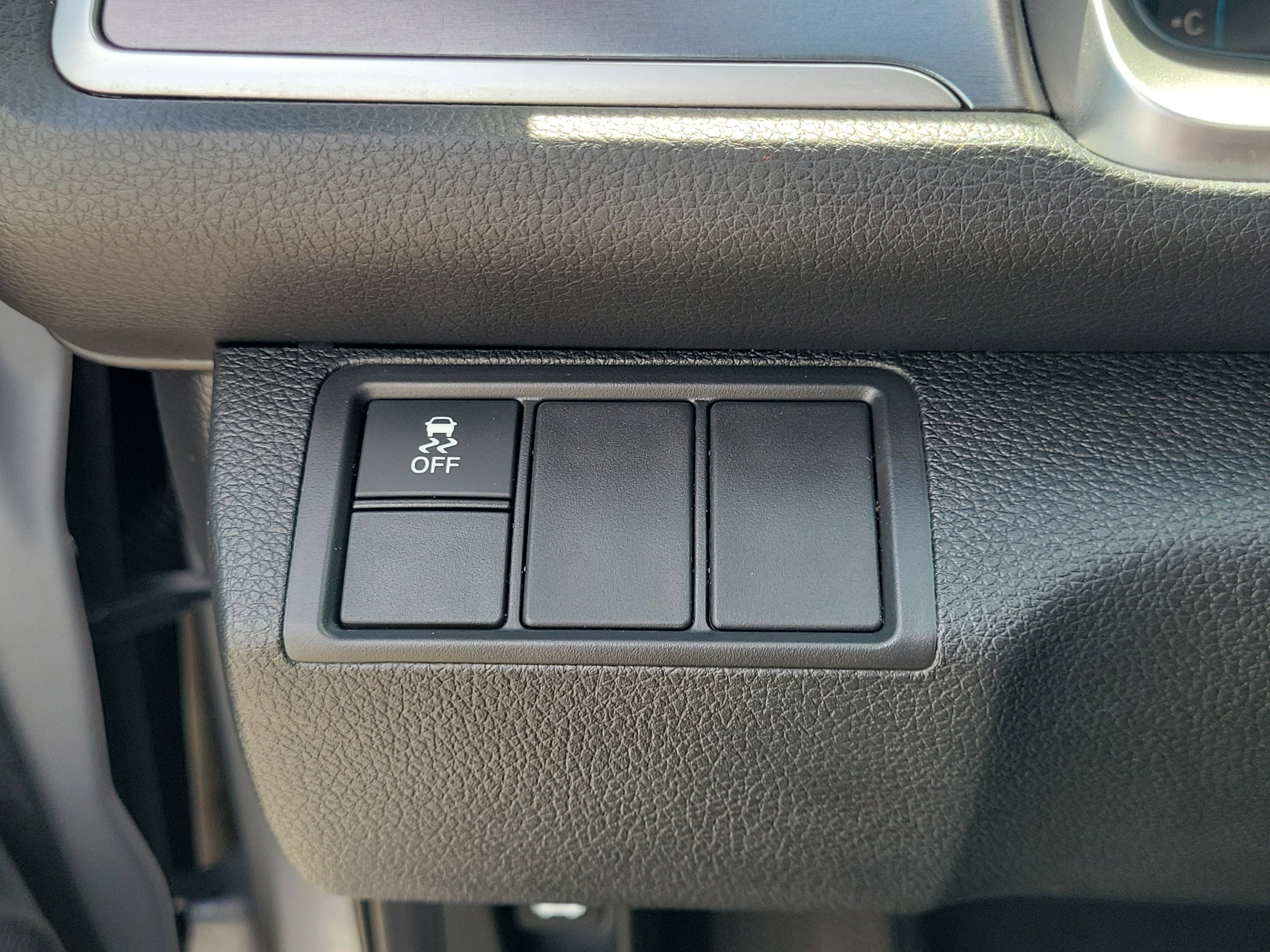 Used 2018 Silver Metallic Honda EX-L image 23