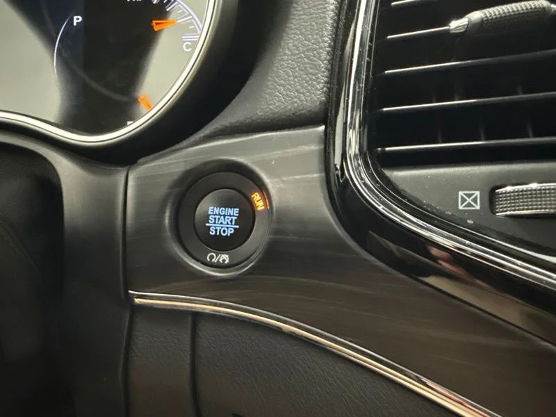 Used 2020 Red Jeep Limited image 28