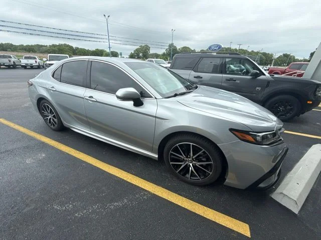 Used 2022 Silver Toyota SE image 5