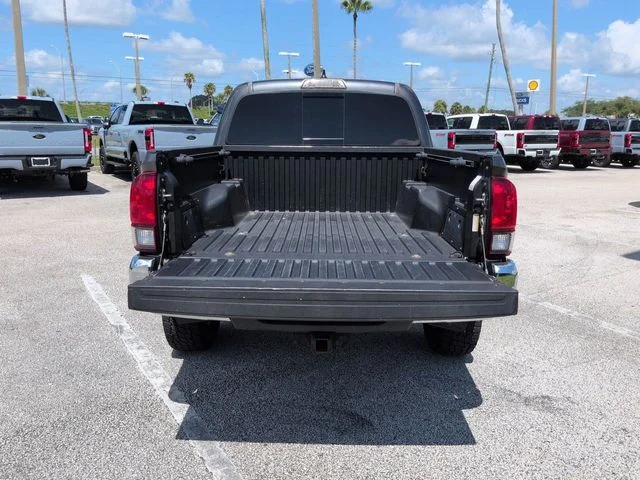 Used 2018 Gray Toyota SR5 image 12