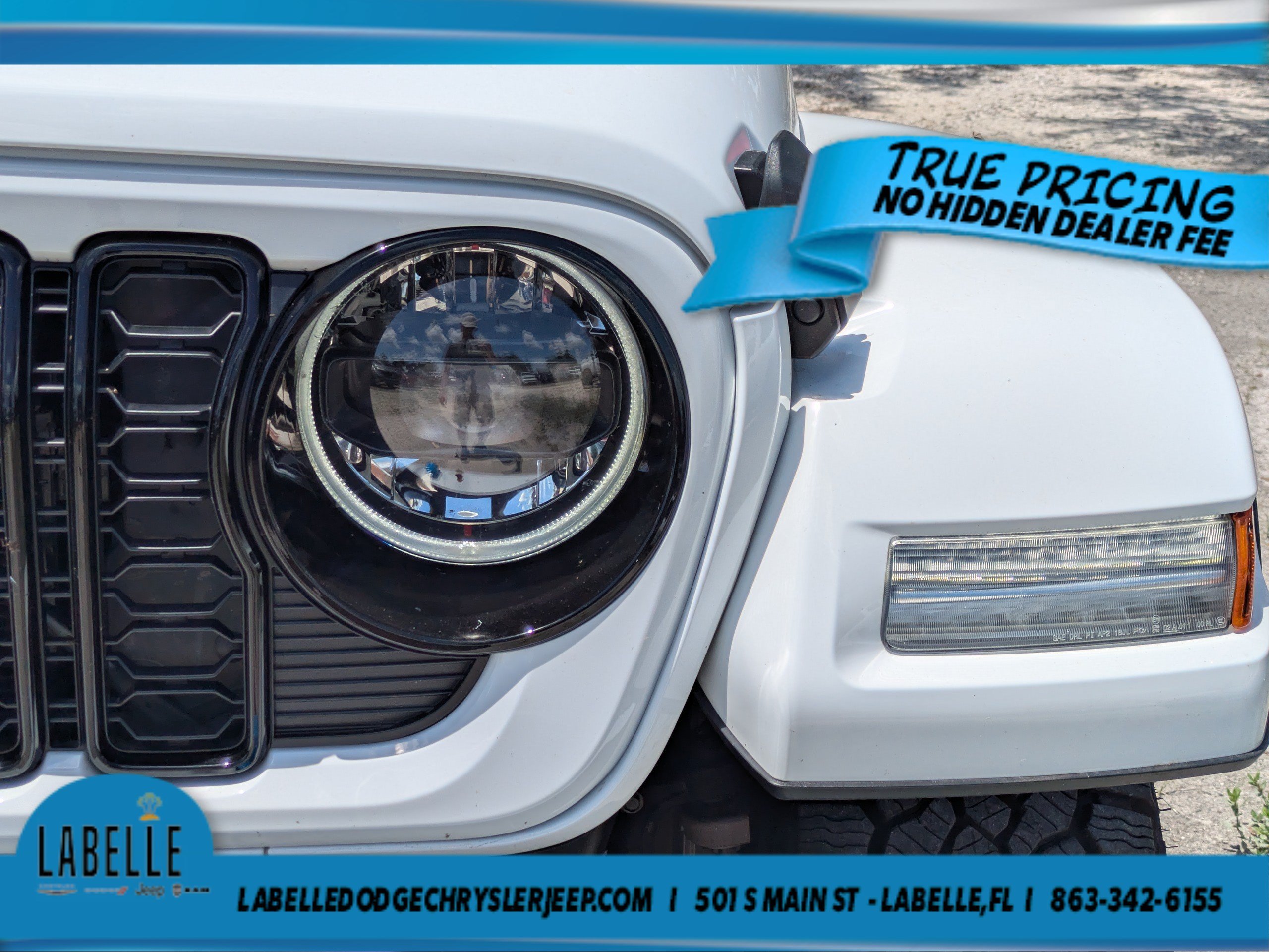 Used 2024 Bright White Clearcoat Jeep High Altitude image 9