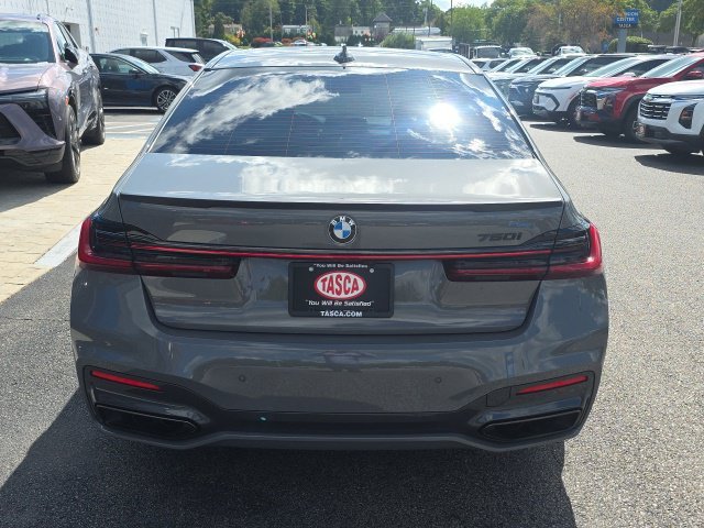 Used 2022 Gray BMW 750i xDrive image 3