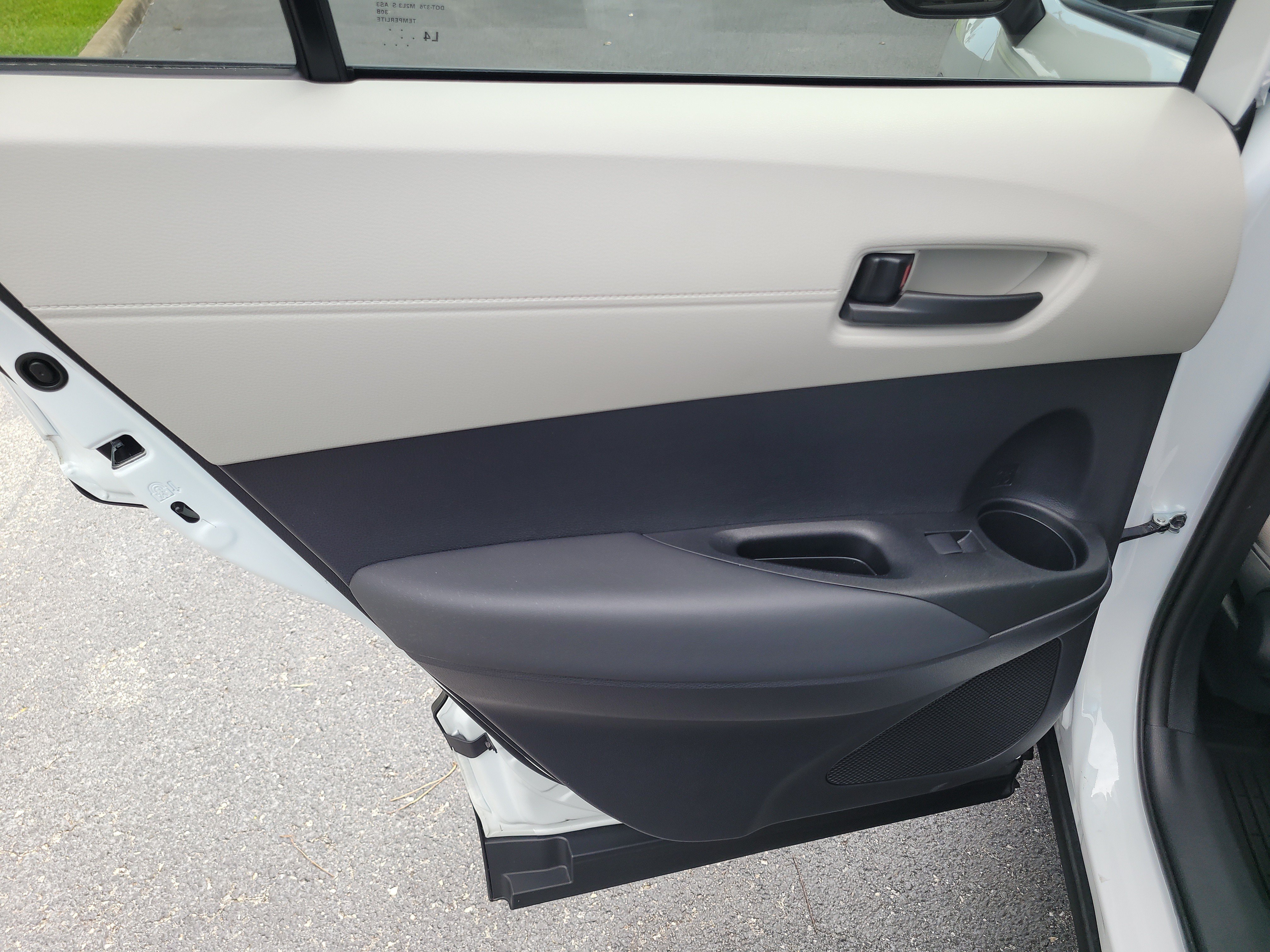 Used 2026 Pearl Toyota LE image 11