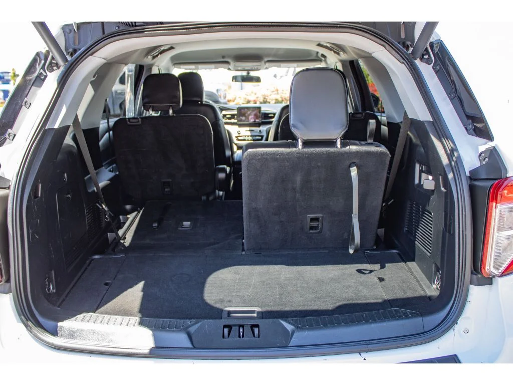 Used 2023 Oxford White Ford XLT image 13