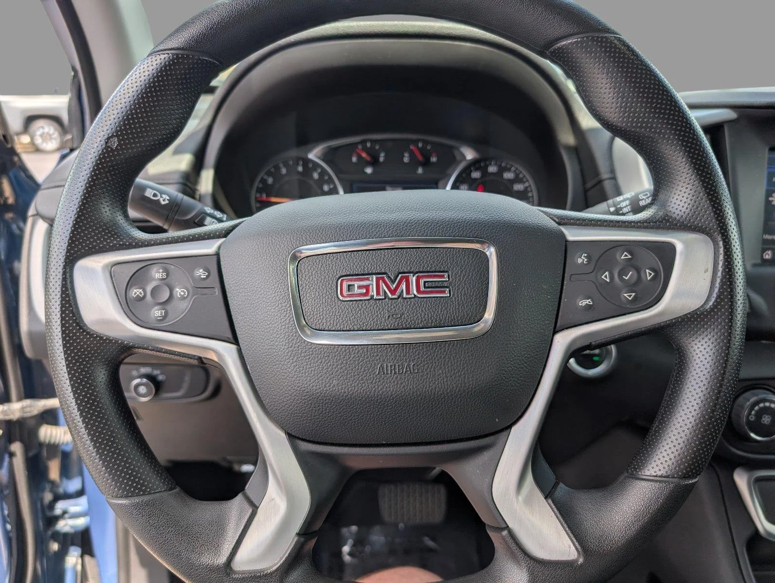 Used 2024 Downpour Metallic GMC SLE image 24